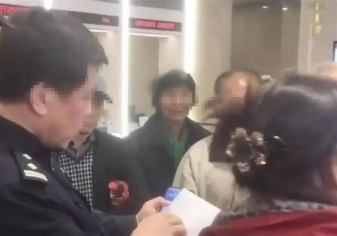 存款40多万取钱时余额为零?银行:密码泄露!警方通报→