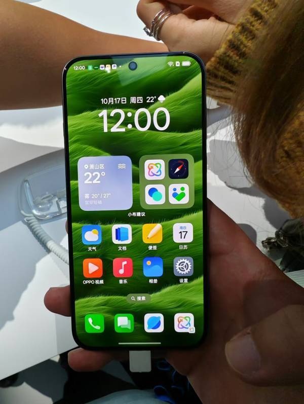 OPPO新机“撞脸”iPhone,刘作虎:就是想转化苹果用户
