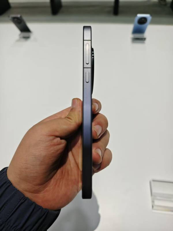 OPPO新机“撞脸”iPhone,刘作虎:就是想转化苹果用户