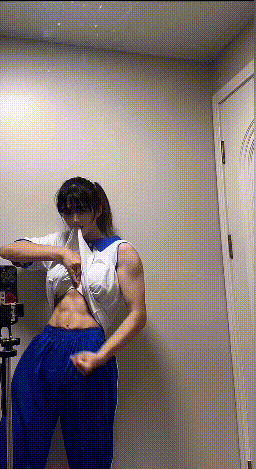 “林黛玉倒拔垂杨柳”成真了?20岁姑娘从体弱多病到练出麒麟臂,网友:反差好大