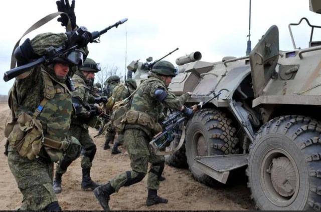 红军村战役将结束,2万乌军仓皇逃离战场,G7向乌提供500亿贷款