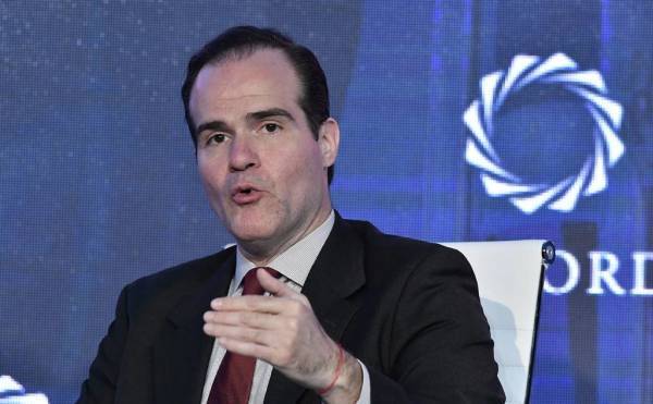 破防了?特朗普顾问扬言应对经过钱凯港货物征60%关税,“以示警告”