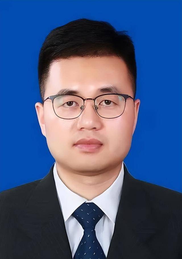 “80后”王萍萍，“85后”王飞、夏丹，拟履新