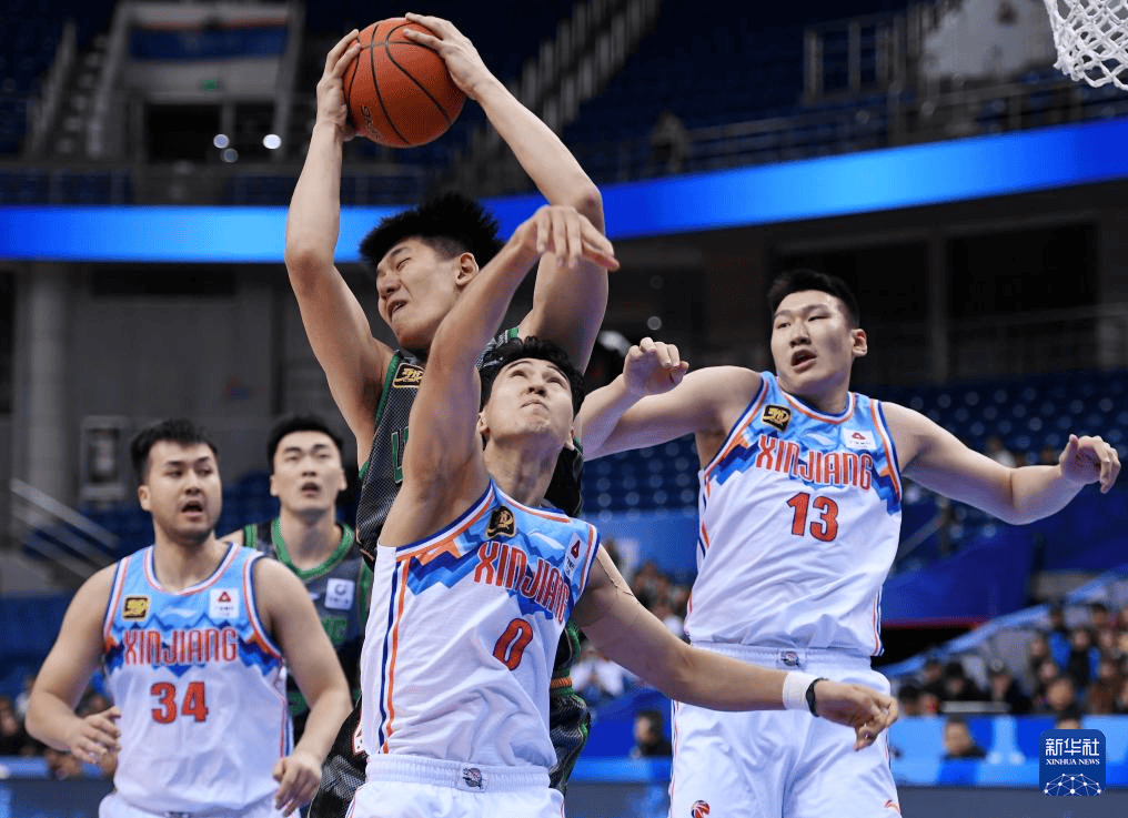 组图：CBA俱乐部杯新疆大胜辽宁 弗格遭严防