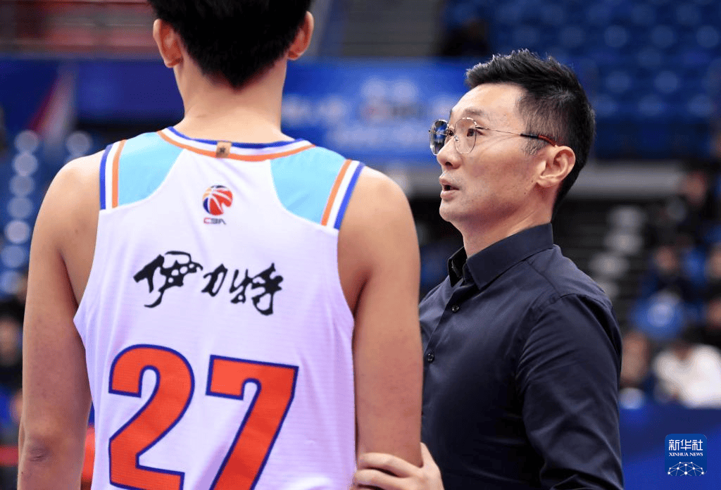组图：CBA俱乐部杯新疆大胜辽宁 弗格遭严防