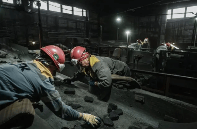 史无前例！美对华“硬脱钩”，大量中企收到噩耗，拜登打算最后一搏 ​