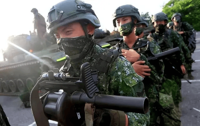 解放军火力全开！微妙时刻，特朗普对台表态，赖清德大难临头！