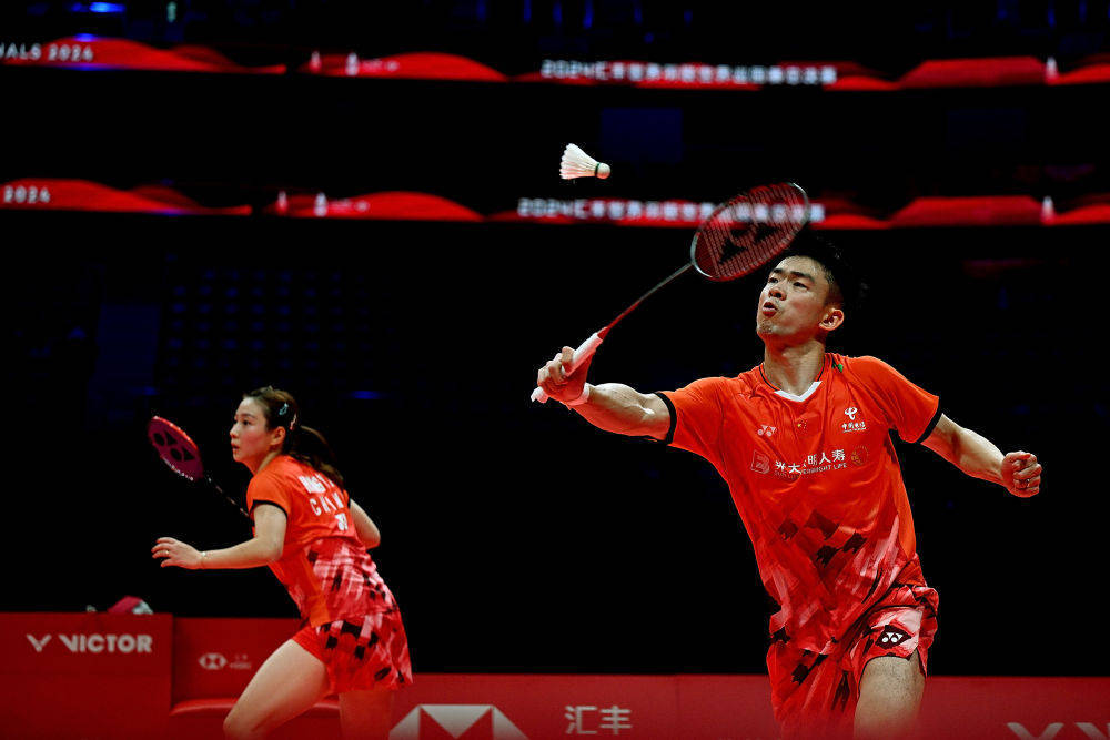 世界羽联世界巡回赛总决赛：石宇奇连胜提前出线