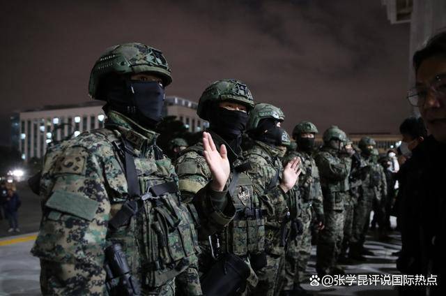 最新证据被查出,尹锡悦试图血染首尔,内乱的韩国,先低估了朝军