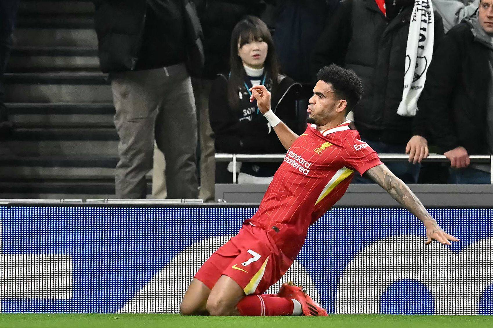 互捅局！英超-萨拉赫2射2传 利物浦6-3热刺获圣诞冠军