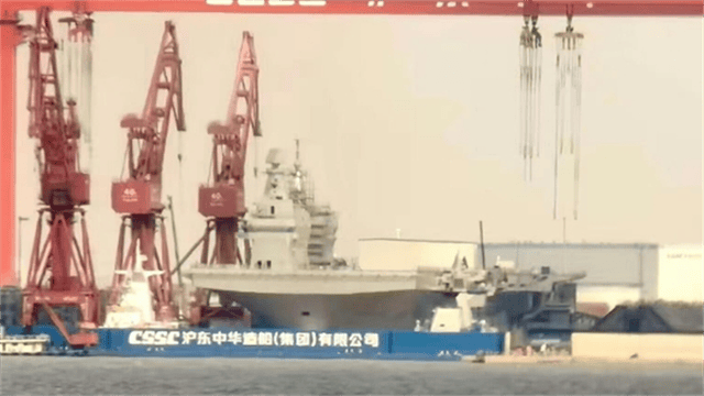 造船厂彩旗高悬！076下水倒计时，解放军登台战力大增