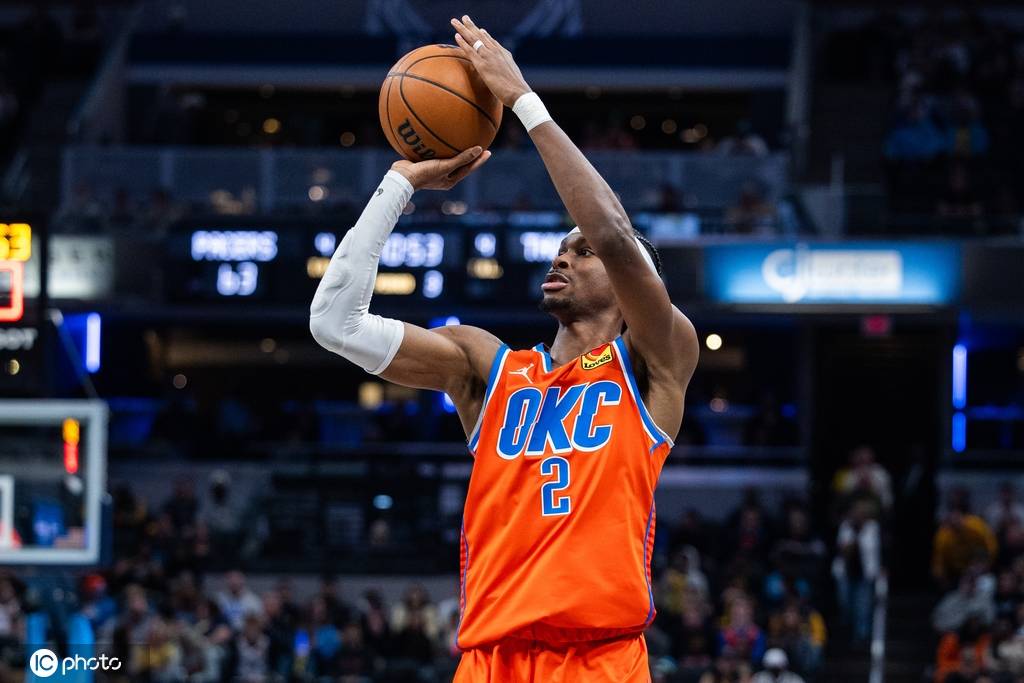 月最佳球员：唐斯场均23+14当选 亚历山大蝉联