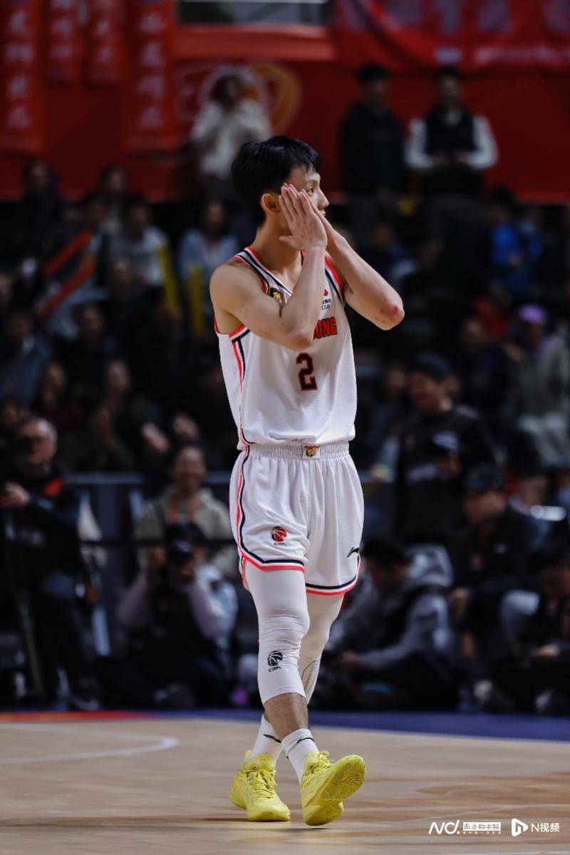 CBA第二阶段常规赛收官，徐杰、周鹏、郭艾伦挑战殊途