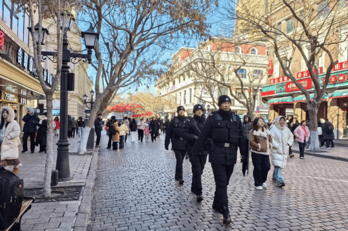 无惧挑战！冰城巡特警打造最严防线守护冰雪盛会