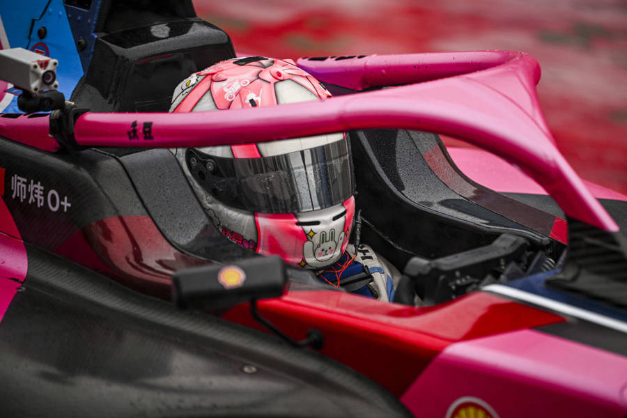 与世界上“开车最快”的女生们同场竞技！师炜即将亮相F1学院揭幕战
