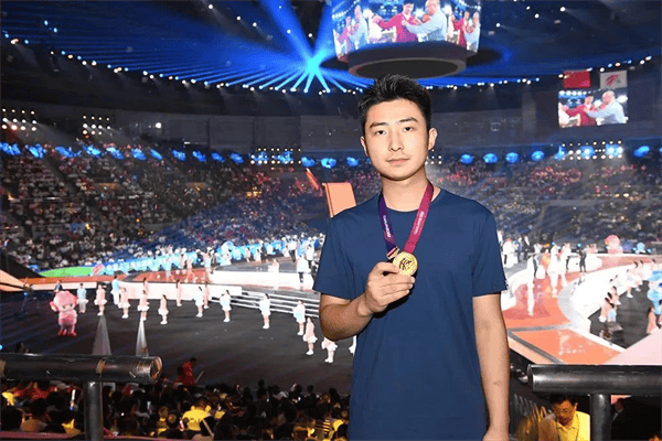 江苏省政府给盐城技师学院选手赵智俊记大功奖励