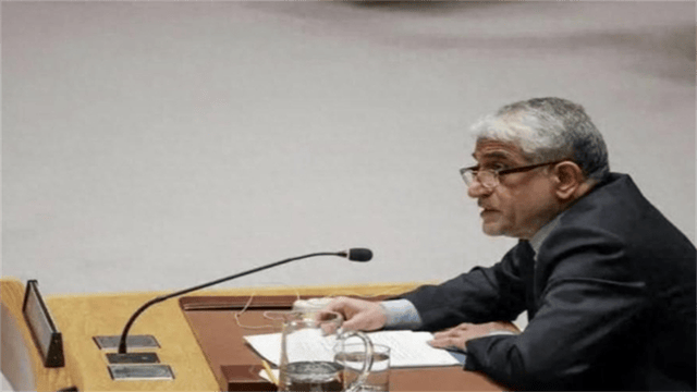 胡塞杀疯了，四次“爆锤”美航母，谁给的底气？