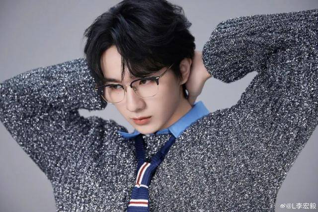 冲上热搜！知名男演员机场发飙怒吼“走开”！