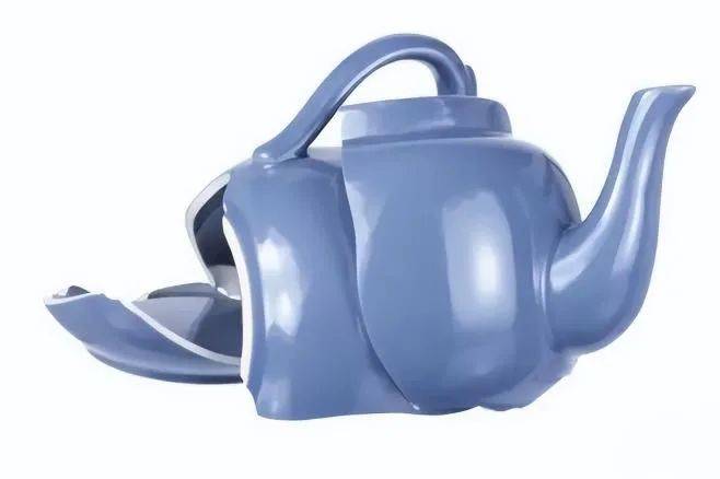 英国外交官爆料：中国人送的茶壶不小心摔碎，竟然掉出个窃听器？