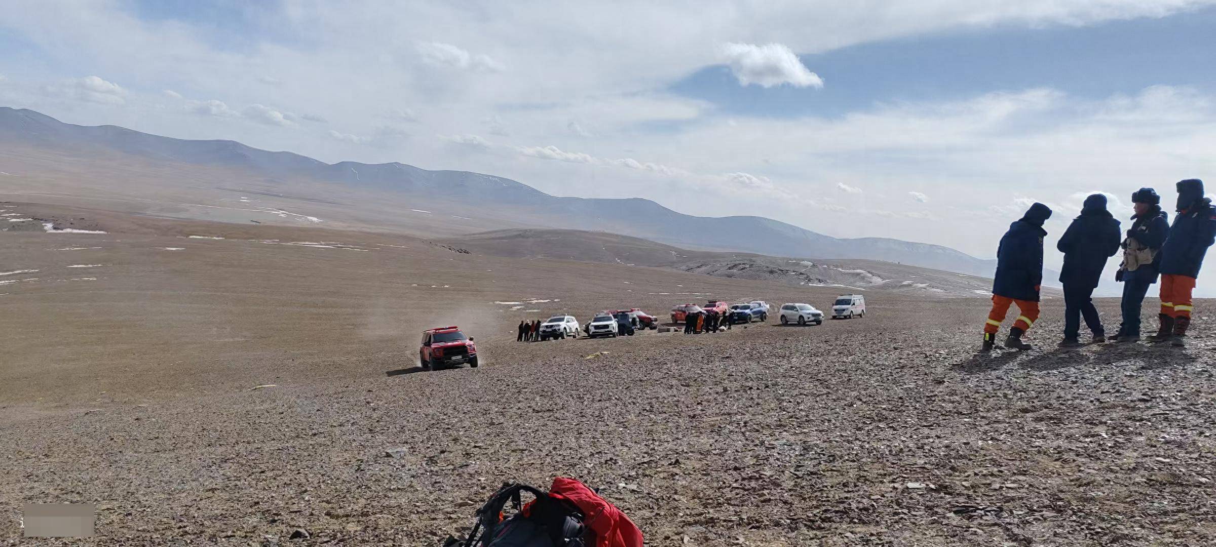 青海玉珠峰3名登山者遇难：确认为2男1女，正转运遗体下山