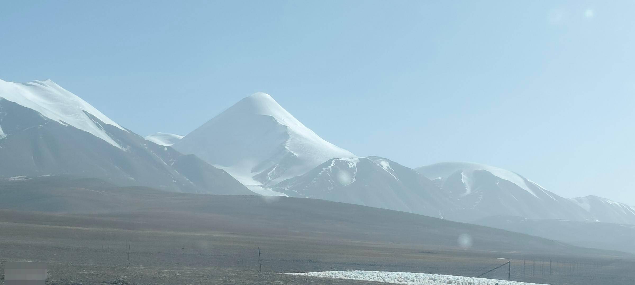 青海玉珠峰3名登山者遇难：确认为2男1女，正转运遗体下山