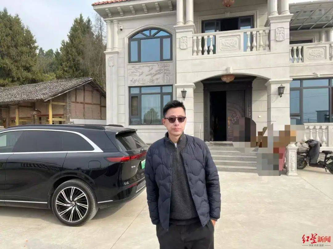 小伙搬砖9年攒200万，修别墅买车：宁愿不要这些钱，若时间倒流想好好读书