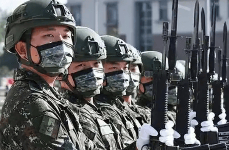 大陆对“台独”出击后，赖称大陆“无权制裁”，解放军霸气亮剑