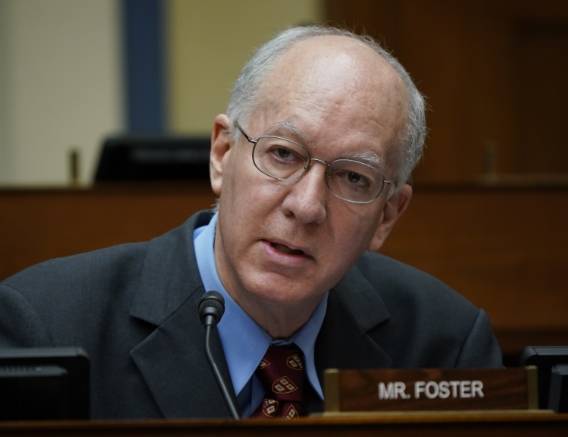 又作妖，美议员要提案强制英伟达芯片植入定位系统