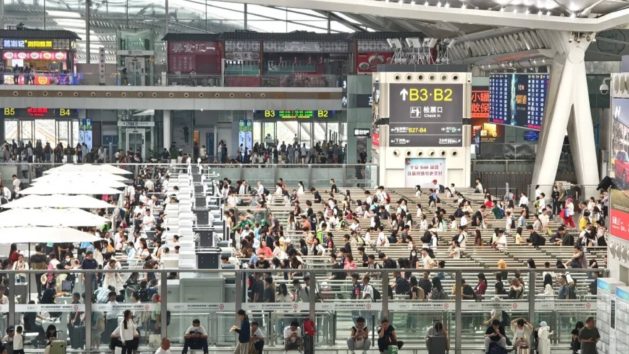 铁路五一假期运输旅客发送量累计超1亿人次