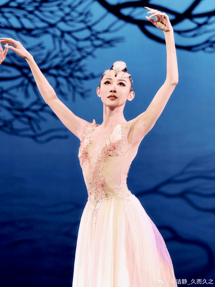 浙江知名女演员,重病归来!曾四登春晚,流泪照心疼