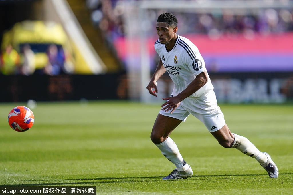 皇马未来核心！贝林厄姆让阿隆索头疼：进攻尖刀还是中场节拍器？