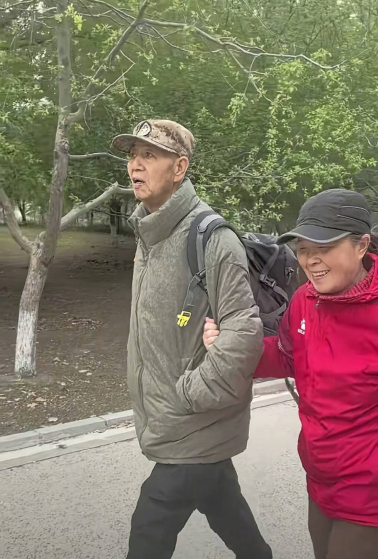 主持人郭蕾称父亲病逝,发文缅怀:离婚不是因你的病,不要带着愧疚和遗憾离开