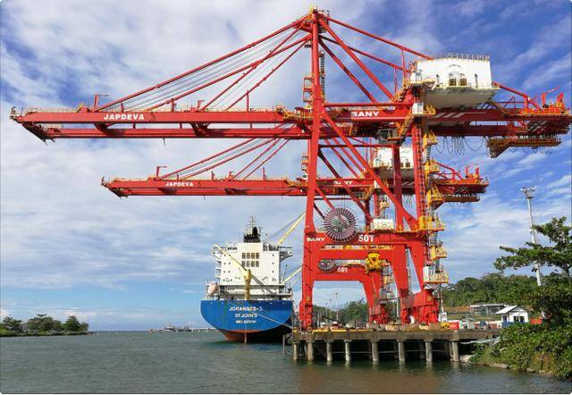 100%对华关税来袭，特朗普又翻脸了？中国打法太狠，8国开始跟进