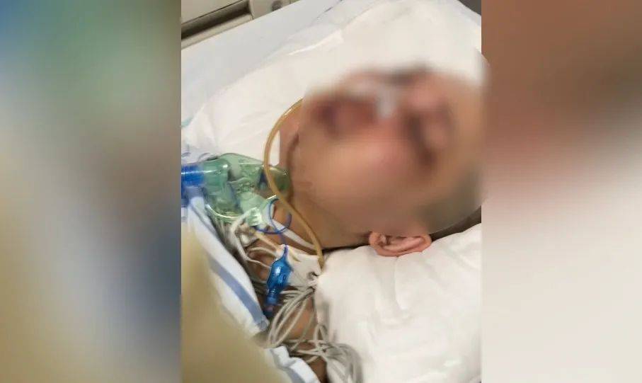 19岁男子入室行凶后淡定点外卖！36岁妈妈为保护女儿被劫匪勒至昏死