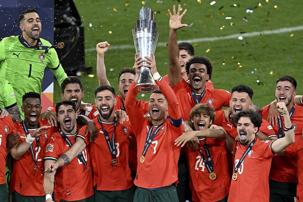 C罗进球封王！这支葡萄牙让人想起了2022年的阿根廷