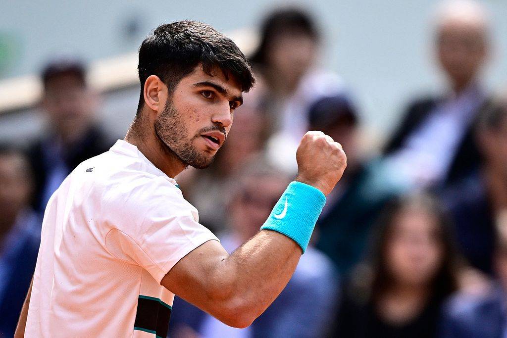 让2追3！阿尔卡拉斯逆转辛纳 卫冕法网夺大满贯第五冠