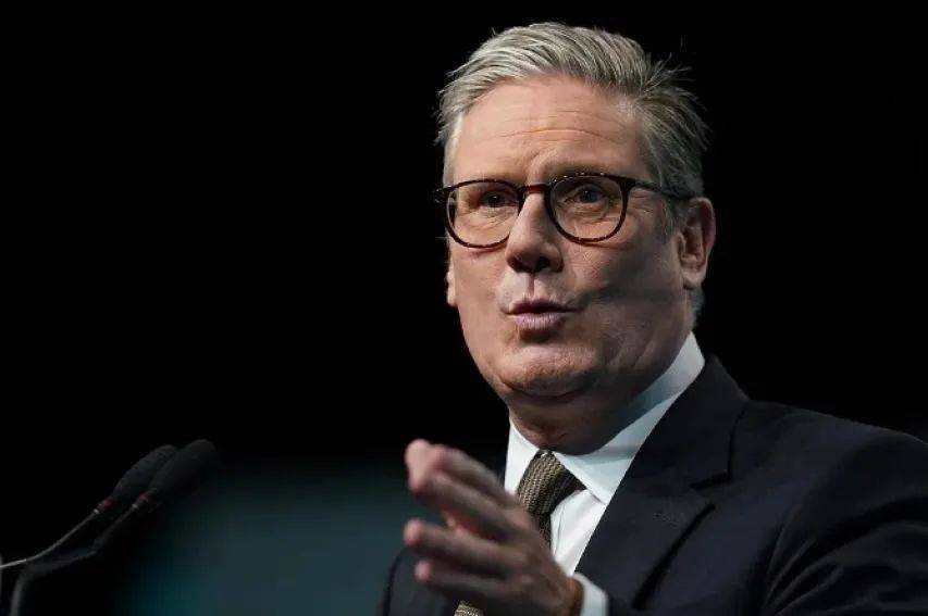 全票通过！不许中国建新使馆，中美刚谈完，特朗普逼英国对华出手