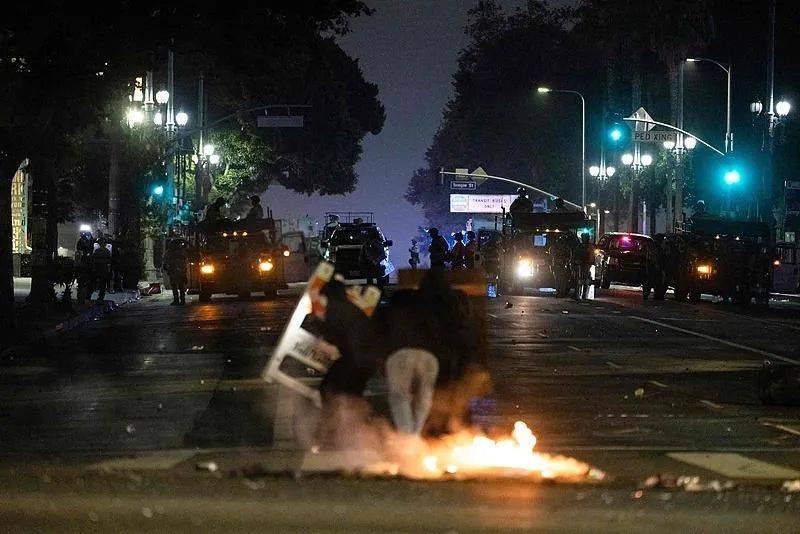 加州州长：过来抓我啊；特朗普：抓他，这很棒！