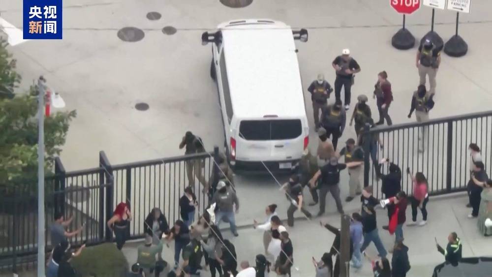 洛杉矶惊现新兵种 两大因素引爆加州“内战”升级