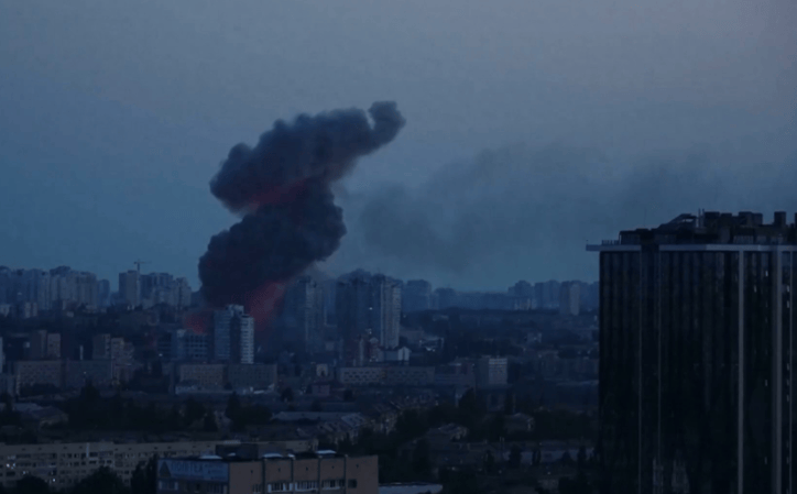 俄罗斯第一波报复来了，明显在发泄，乌克兰送上助攻，给普京找了理由