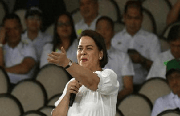 马科斯遭逼宫，16万菲军站队，莎拉专机紧急离国，杜特尔特有救了？