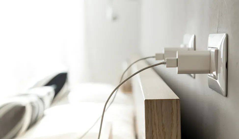 转发提醒!有这种充电线的,尽快拔掉!