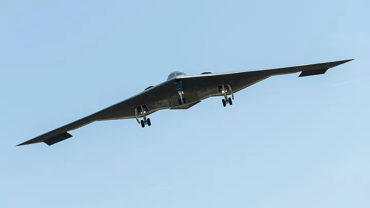 声东击西、跨洋奇袭：美军披露空袭伊核设施全过程