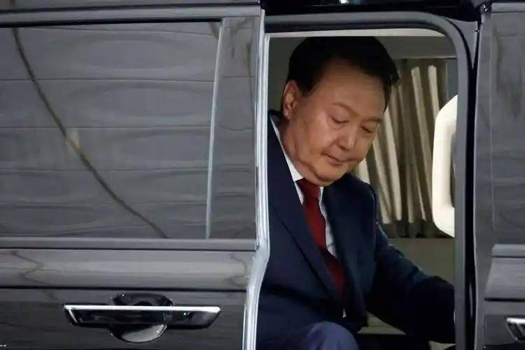 连审15小时,尹锡悦最高可判死刑,韩国将下令逮捕,李在明如何修复对华关系?