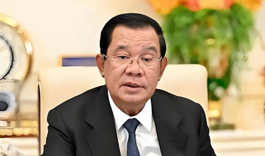 千钧一发之际，佩通坦援手赶到，代理总理连换2人