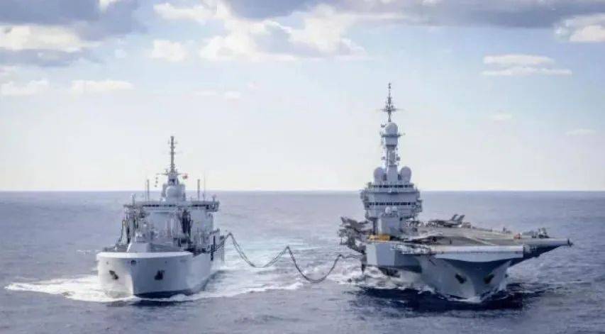 中国逮到一条“大鱼”！法国戴高乐航母刚回港，当着全世界的面，法军上将向中方发出警告