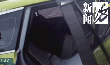 留下你的警号！男子出租车内痛到打滚，送医后却缠住民警