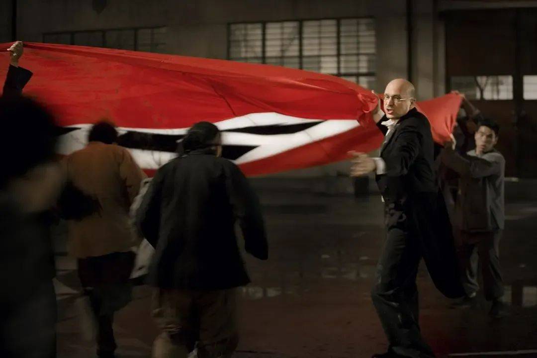 豆瓣评分8.6、预估票房30亿+，题材严肃的《南京照相馆》凭啥引发全民共振？