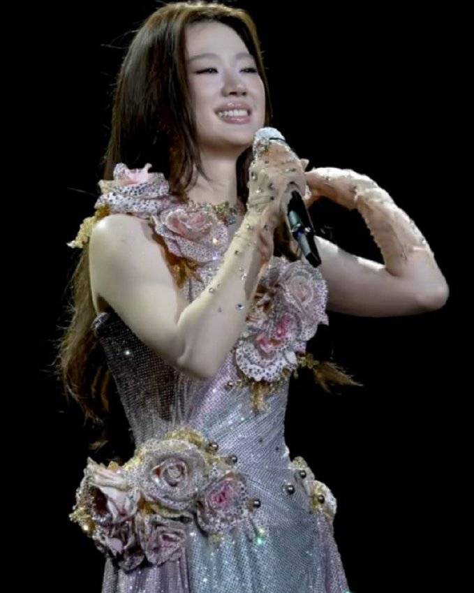 从“白幼瘦”到“气血感”,审美标准终于“健康”了?