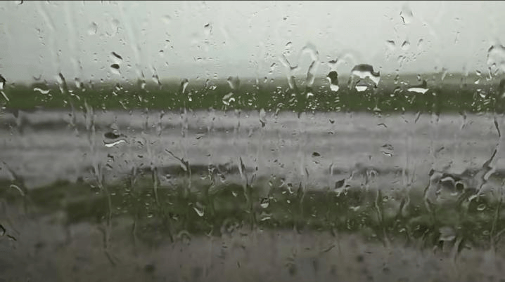 内蒙古遇1959年来最强降水,有游客滞留沙漠近三小时